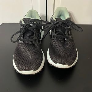 Adidas. Women’s 7. Black with mint green inner lining.